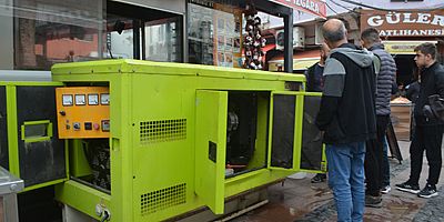 Ayvalık’ta elektrik için esnaf dayanışması