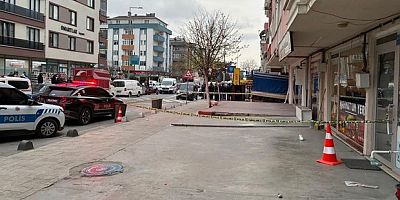 Balkondan pompalı tüfekle husumetlisini vurdu