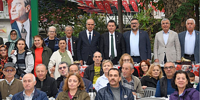 Başkan Aydın vatandaşın sorunlarını dinliyor