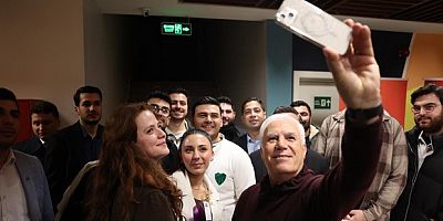 Başkan Mustafa Bozbey, gençlerle sahur yaptı