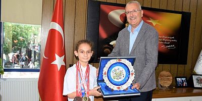 Başkan Özkan ‘şampiyonları’ ağırladı