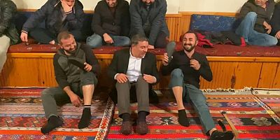 Başkan patik dokuma oynadı