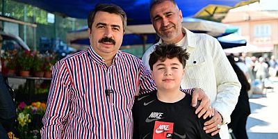 Başkan Yılmaz vatandaşla bayramlaştı
