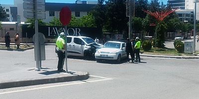 Batman'da ticari araç ile otomobil çarpıştı: 3 yaralı