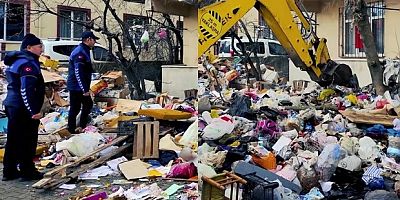 Bir evden 30 ton çöp çıktı