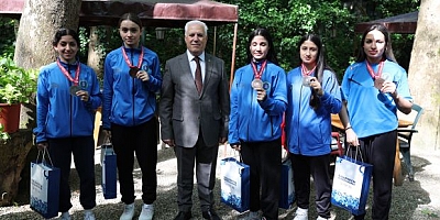 Bozbey, Bursa’nın gururu sporcuları tebrik etti