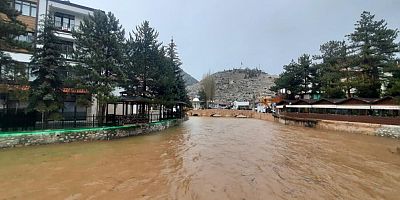 Bozkır'da sular yükseldi, araziler su altında kaldı