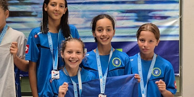 Bursa Büyükşehir Belediyesporlu yüzücüler şov yaptı