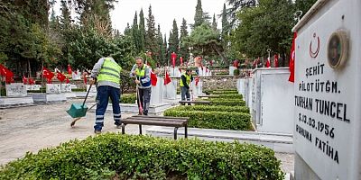Bursa Büyükşehir şehitlikleri ziyarete hazır hale getirdi!