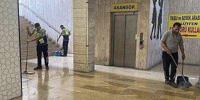Bursa Büyükşehir şehri tertemiz yapıyor; Kollar sıvandı...