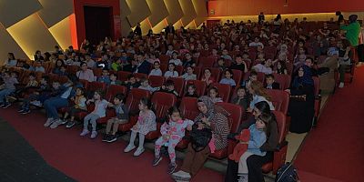 Bursa'da çocuk ve gençler hem eğleniyor hem öğreniyor
