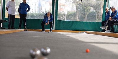 Bursa'da huzurevi sakinleri gençleri gözüne kestirdi!