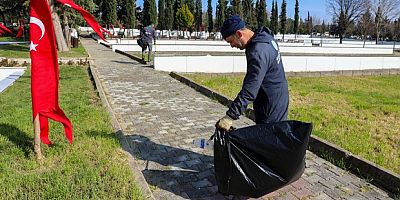 Bursa'da şehitlik ve mezarlıklar bayrama hazır