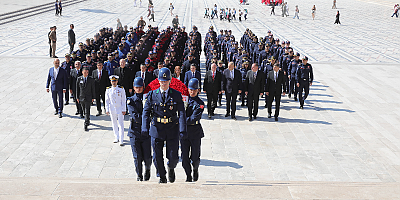 Bursa İtfaiyesi'nden Anıtkabir'e ziyaret
