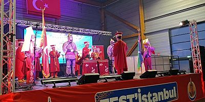 Bursa Mehter takımı Paris'te sahne aldı