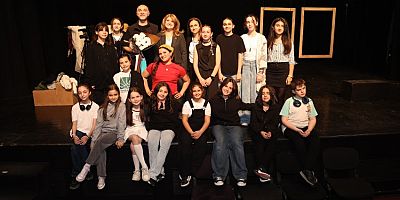 Bursa Nilüfer'de genç oyuncular alkışı hak etti