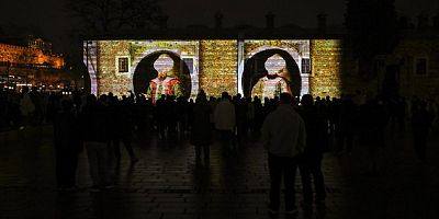 Bursa’nın 700 yıllık destanı ışık gösterisiyle anlatıldı