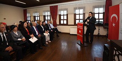 Bursa Osmangazi’de Nutuk’un Işığında Cumhuriyet konuşuldu