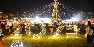 Bursa Yeni Yıl Meydanını çok sevdi; 2025 heyecanı...