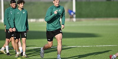 Bursaspor, Aliağa Atatürk Stadyumu’nda idman yaptı