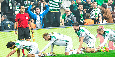 Bursaspor'u kaptan kurtardı!