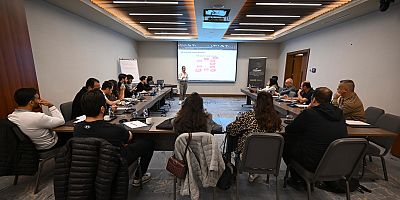 Business School'da eğitimler sürüyor