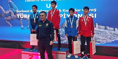 Büyükşehir Belediyesporlu güreşçilerden 3 madalya