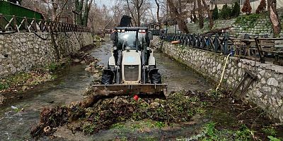 Büyükşehir'den Misi'de dere ve çevre temizliği