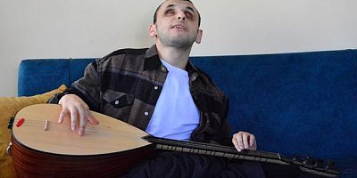 Çaldığı enstrümanlarla hayata tutunuyor
