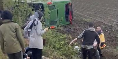 Çanakkale'de otobüs devrildi: Çok sayıda yaralı var