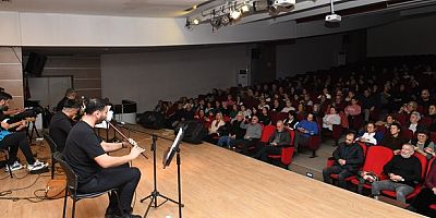 Çiğli’de Mahzuni’nin Türküleri Coşkuyla Yankılandı