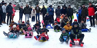 Çocuklara karne hediyesi kar festivali