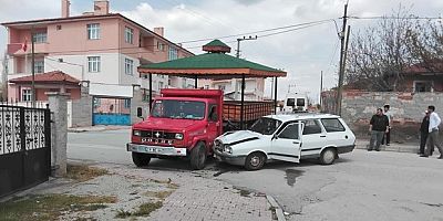 Çorum’da otomobil ile kamyon çarpıştı: 1 ölü