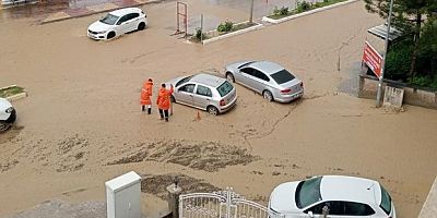 Çorum'da sağanak ve dolu hayatı olumsuz etkiledi