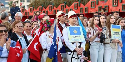 Dünya çocukları Marmaris’te barış için buluştu