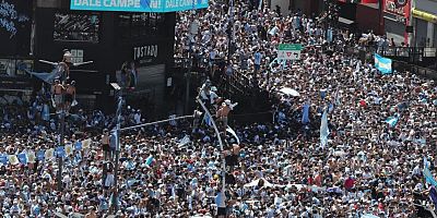 Dünya Şampiyonuna görkemli karşılama