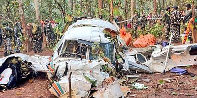 Düşen uçaktaki 7 kişi ölü bulundu