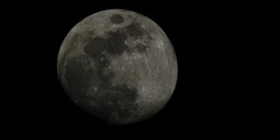 Elazığ'da şişkin ay gökyüzünü süsledi