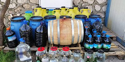 Erdek'te 900 litre sahte içki ele geçirildi