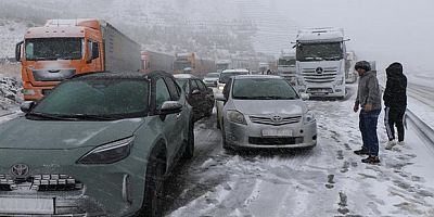 Erzincan-Sivas kara yolu ulaşıma kapandı