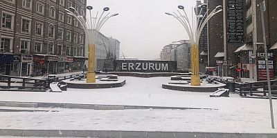 Erzurum’da beklenen kar geldi