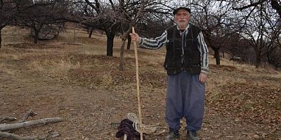 Eşekten düşen yaşlı adam hayatını kaybetti