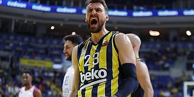 Fener uzatmada kazandı: 93-90