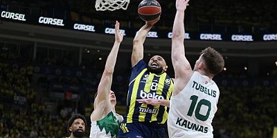 Fenerbahçe, play-off serisinde 1-0 öne geçti