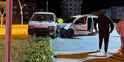 Gazipaşa’da iki kamyonet çarpıştı: 1 yaralı