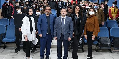 Genç iletişimcilerle buluştu