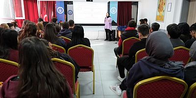 Gençlere sağlıklı beslenme eğitimi