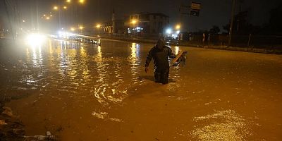 Hatay'da şiddetli sağanak sele yol açtı