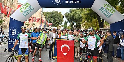 Heykel, çocuk sesleriyle şenlendi
