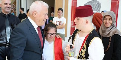 İlk gün Başkan öğrencilerin yanında